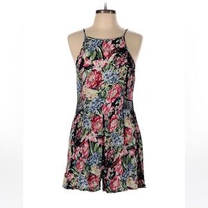 Brave Soul Floral Sleeveless Romper size large with lace accents